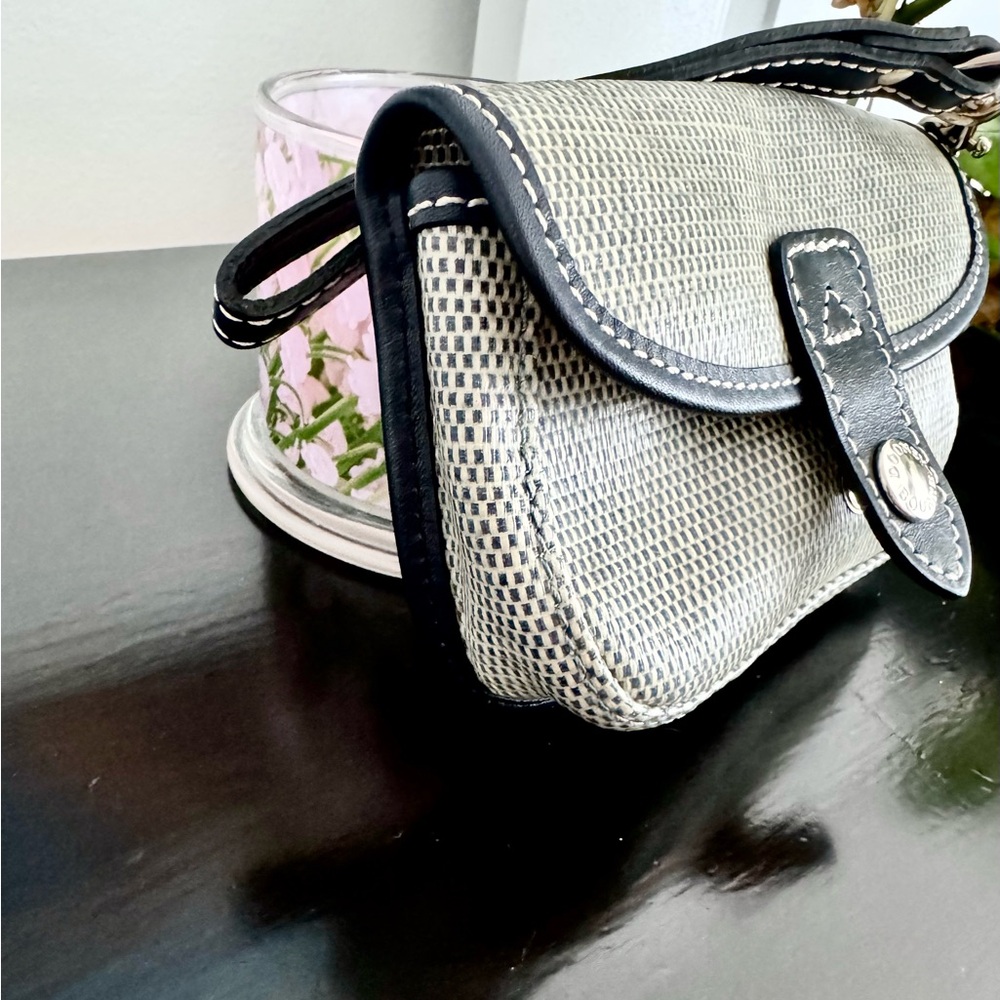 Dooney & Bourke Vintage Y2K Oncour Woven Canvas Mini Wristlet w/ Hang Tag EUC - Picture 3 of 12